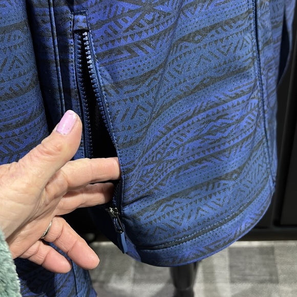 ARIAT Wind & Water Resistant,soft shell tech, winter jacket,zip up,pockets,logo - Picture 5 of 15